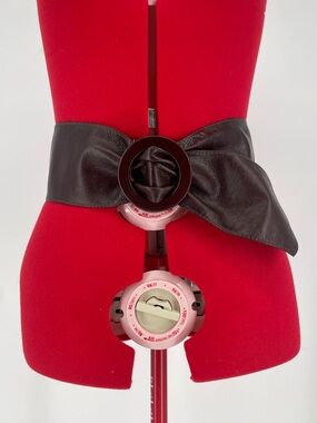 Talbots Genuine Leather Wide Brown Adjustable Waist Belt Size XS Round Buckle